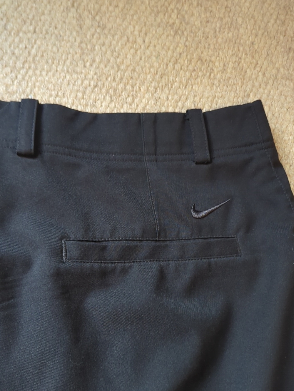 Men's Nike golf standard fit golf shorts size 33 waist Black